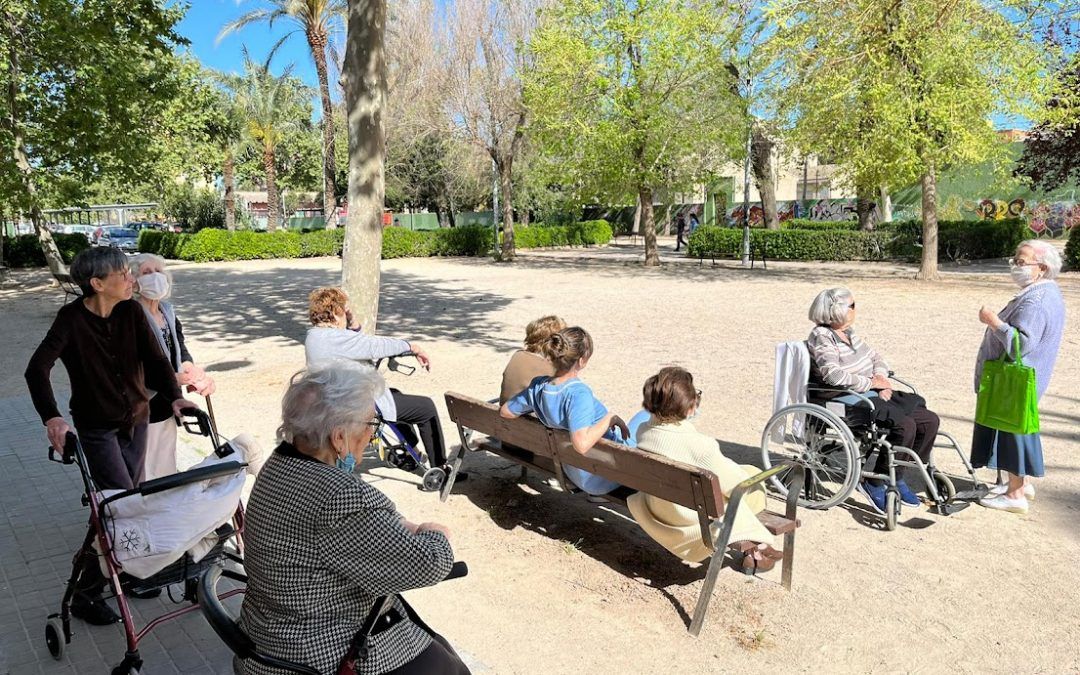 “Paseos saludables” en la Residencia Ntra. Sra. de los Desamparados en Valencia, una actividad recreativa que compartimos junto a nuestras residentas.
