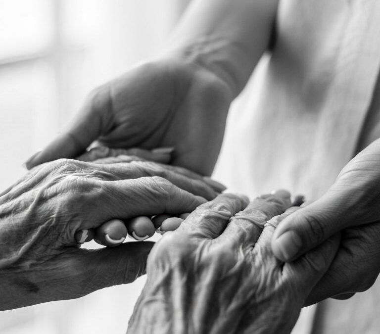 El acompañamiento espiritual en la vejez: dignidad, compasión y esperanza